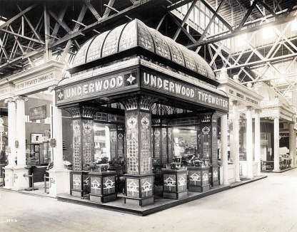 Underwood_Typewriter_Company_exhibit_in_the_Palace_of_Liberal_Arts_at_the_1904_World's_Fair